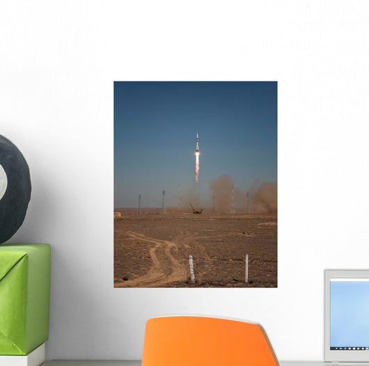 Soyuz Tma-16 Launches from Wall Decal