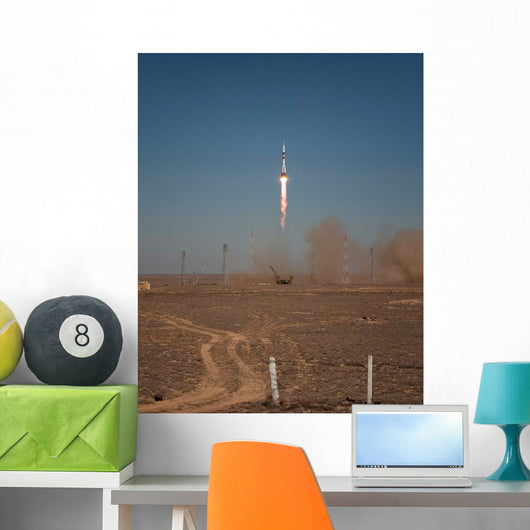 Soyuz Tma-16 Launches from Wall Decal