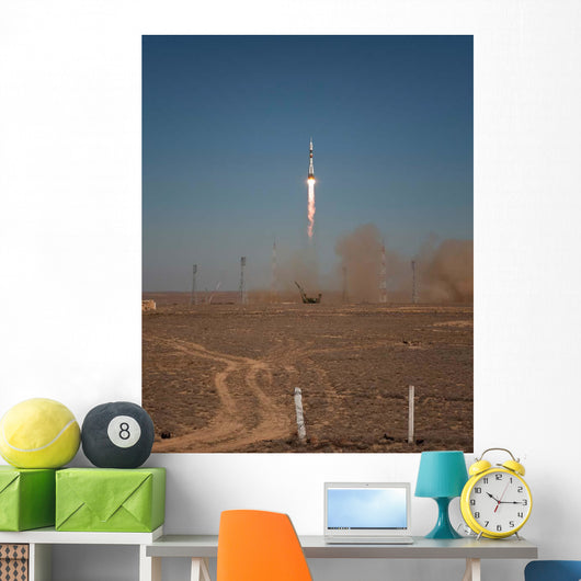 Soyuz Tma-16 Launches from Wall Decal