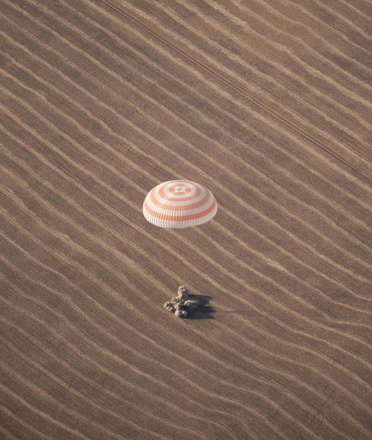 Soyuz Tma-14 Spacecraft Lands Wall Decal