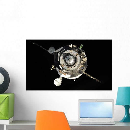 Soyuz Tma-17 Spacecraft Departs Wall Decal