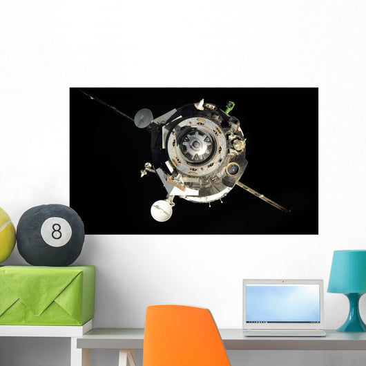 Soyuz Tma-17 Spacecraft Departs Wall Decal