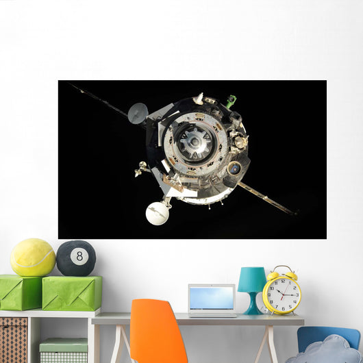 Soyuz Tma-17 Spacecraft Departs Wall Decal